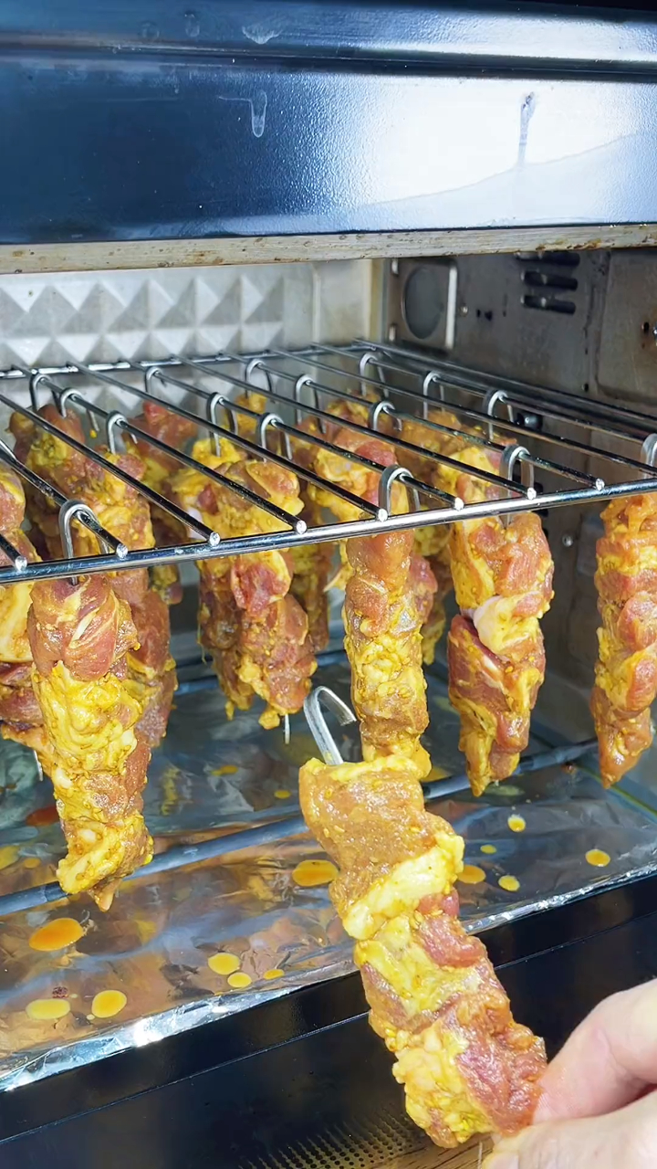 家里有烤箱一定要试一试这样烤新疆羊肉串