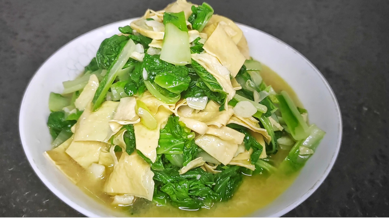 分享私房菜:“小白菜炒豆筋”脆嫩爽口,筋道入味,好吃极了
