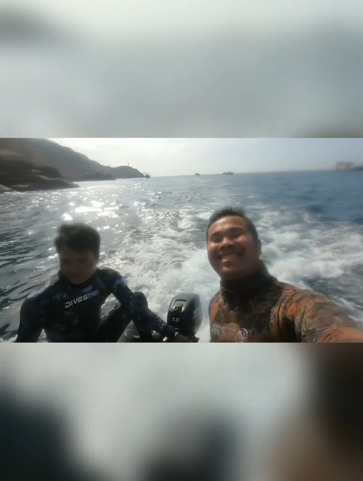 出发外岛,潜进海底石头洞里巨大鱼头,鱼叉瞄准射击