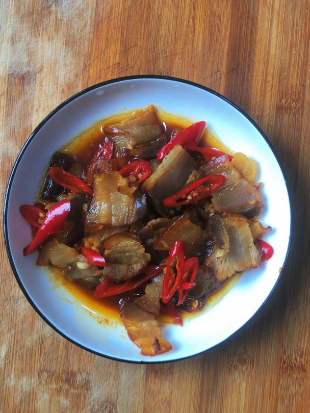 腊肉怎么做好吃,分享一道腊肉炒辣椒