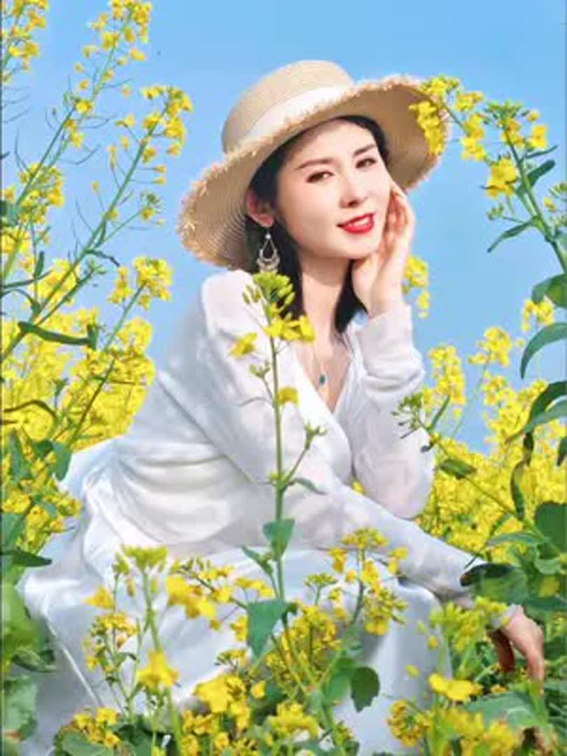 掌握了技巧～自拍也可以美美哒