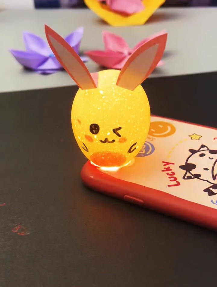 中秋节快到啦,一起用吃剩下的鸡蛋壳做个会发光的小兔子吧