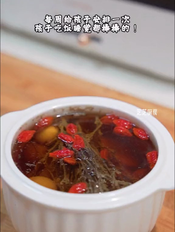 每周给孩子煲一次这个独脚金瘦肉汤,孩子吃饭香,睡觉棒~