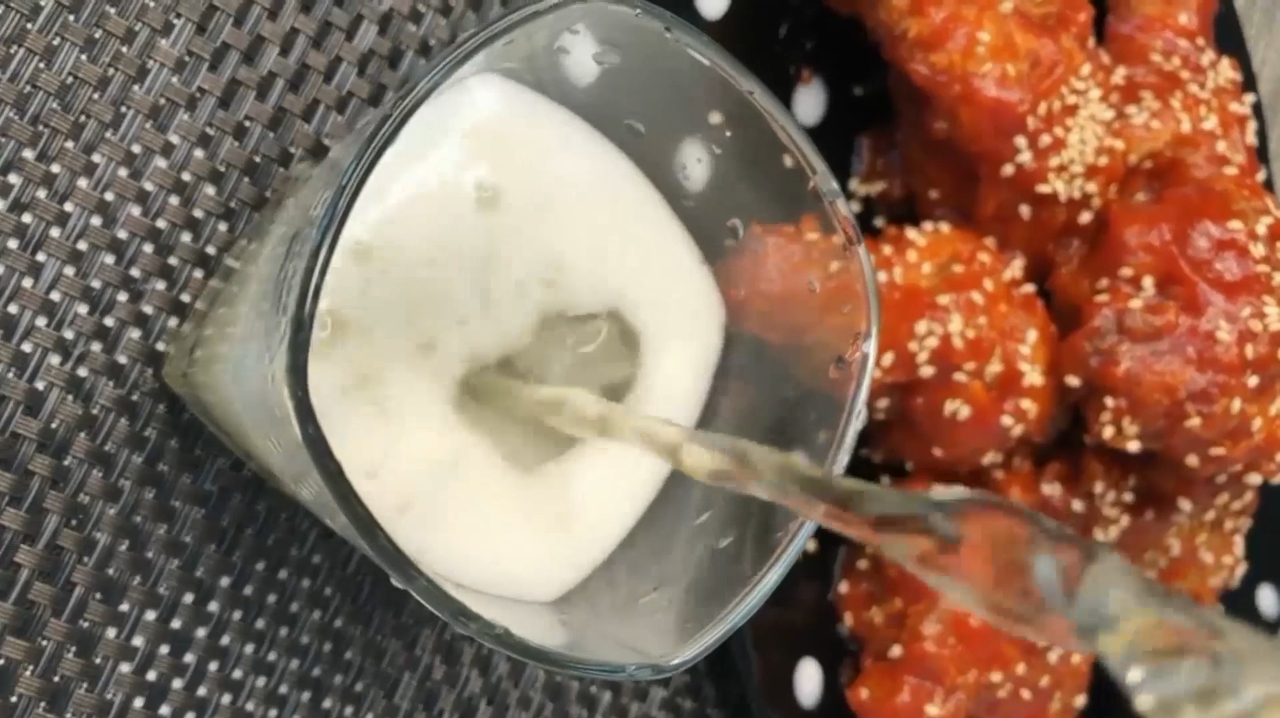 厨师长教你做韩式炸鸡翅,不加炸鸡粉,出锅一样酥脆掉渣