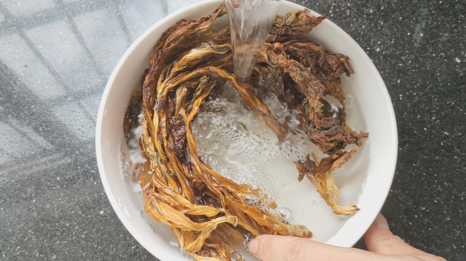1碗花生1把菜干,教你广东特色早餐,营养好吃,一股清香入口爽滑