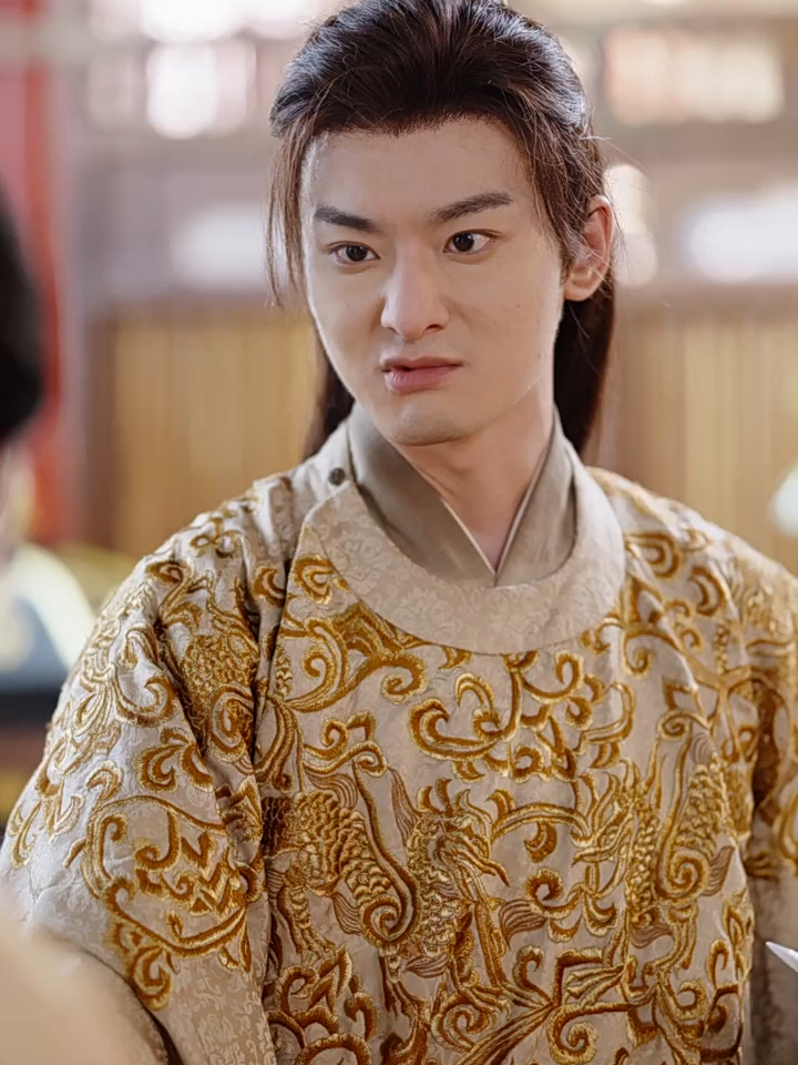 谢尽前尘旧月光 08