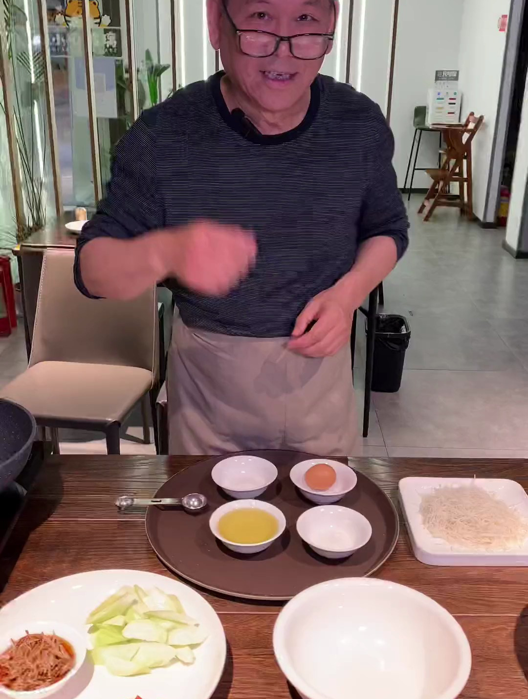 番茄丝瓜汤米线没有一点荤腥