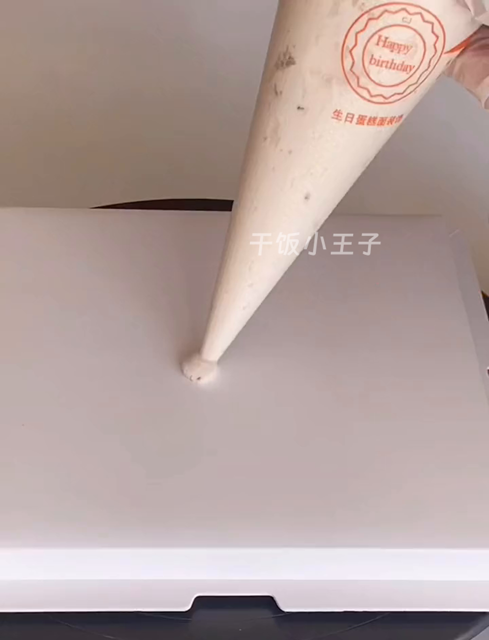 老味道草莓酸奶蛋糕,复古风来袭!
