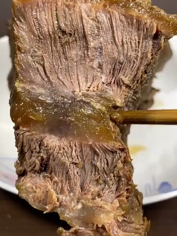 卤牛肉 家庭版酱香卤牛肉,晚上刷到这个视频,会不会饿呢