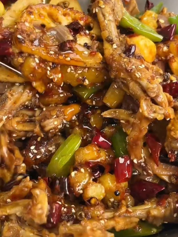 干锅鸭掌翅是我开店的特色菜 这个味道一年开五家店你说行不行?