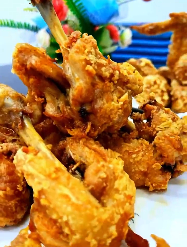 正宗香骨鸡腿的做法,泉州魅力小吃教腌制、成品炸制等