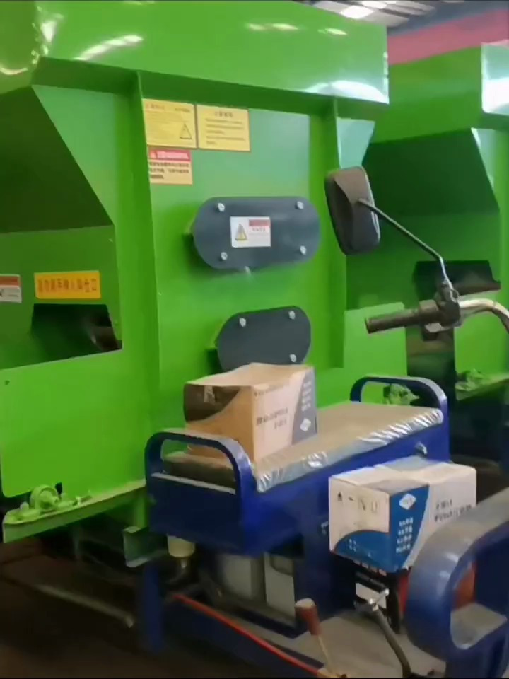 绞龙式电动撒料车 饲料喂料机