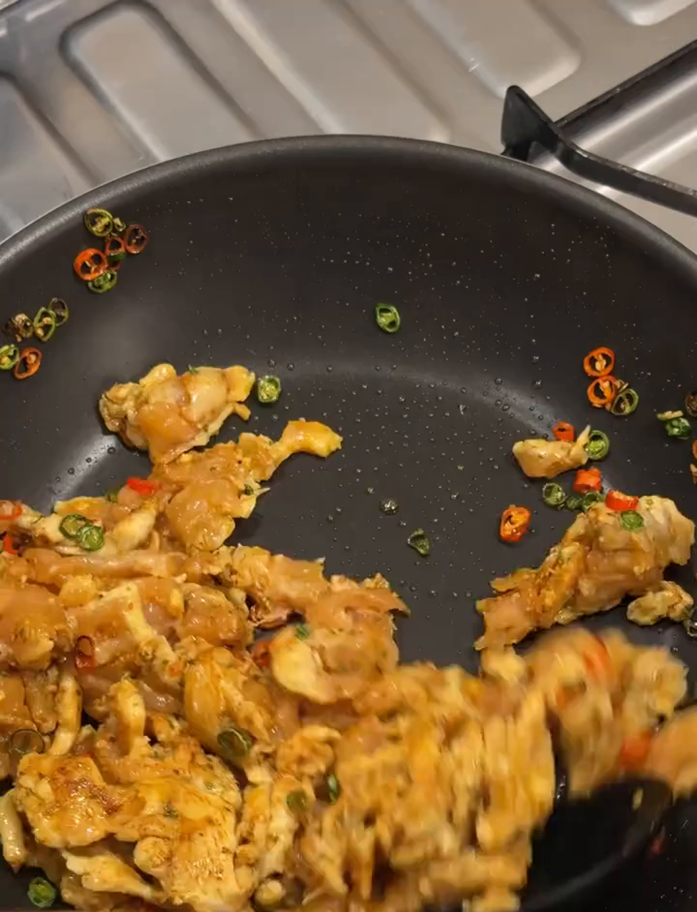 麻辣牛肉粉和香浓芝士鸡肉堡,加点薄荷叶,味道绝了!