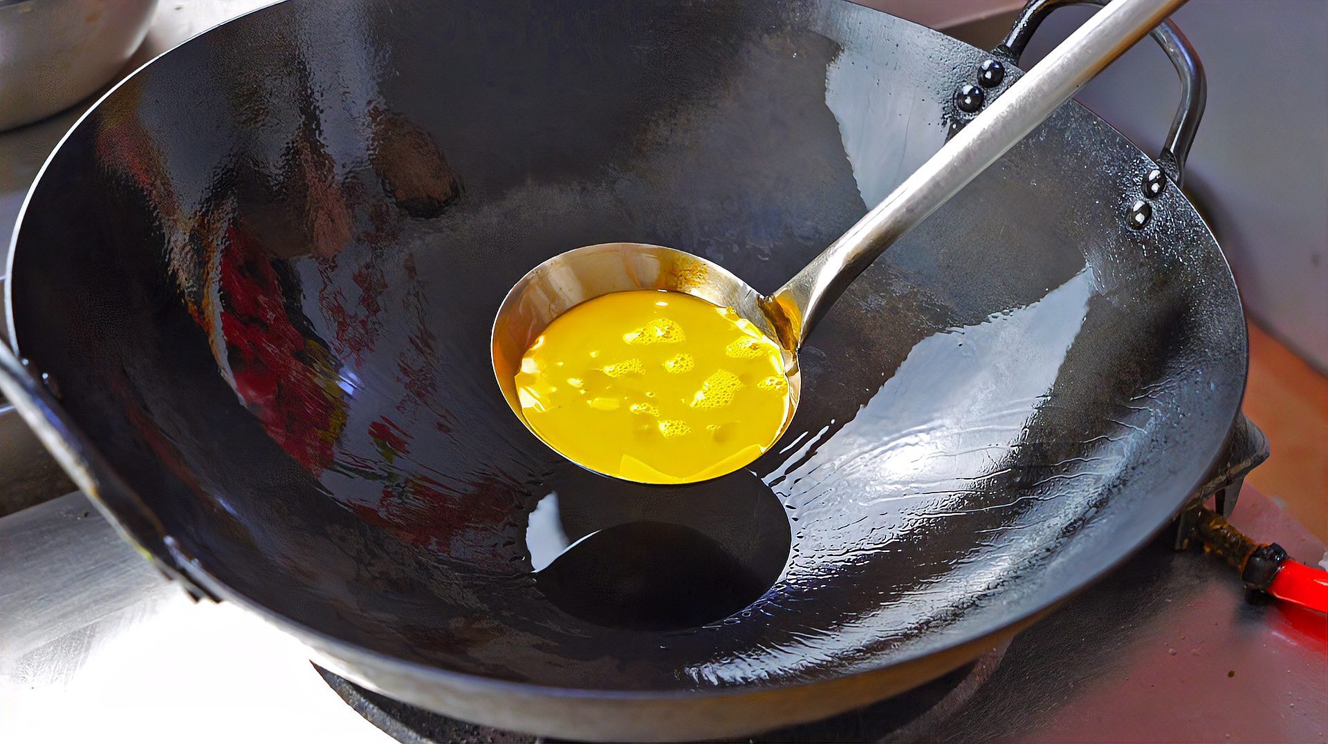看看酒店大厨怎么做西红柿炒鸡蛋的,这烹饪技术太棒了,真好吃