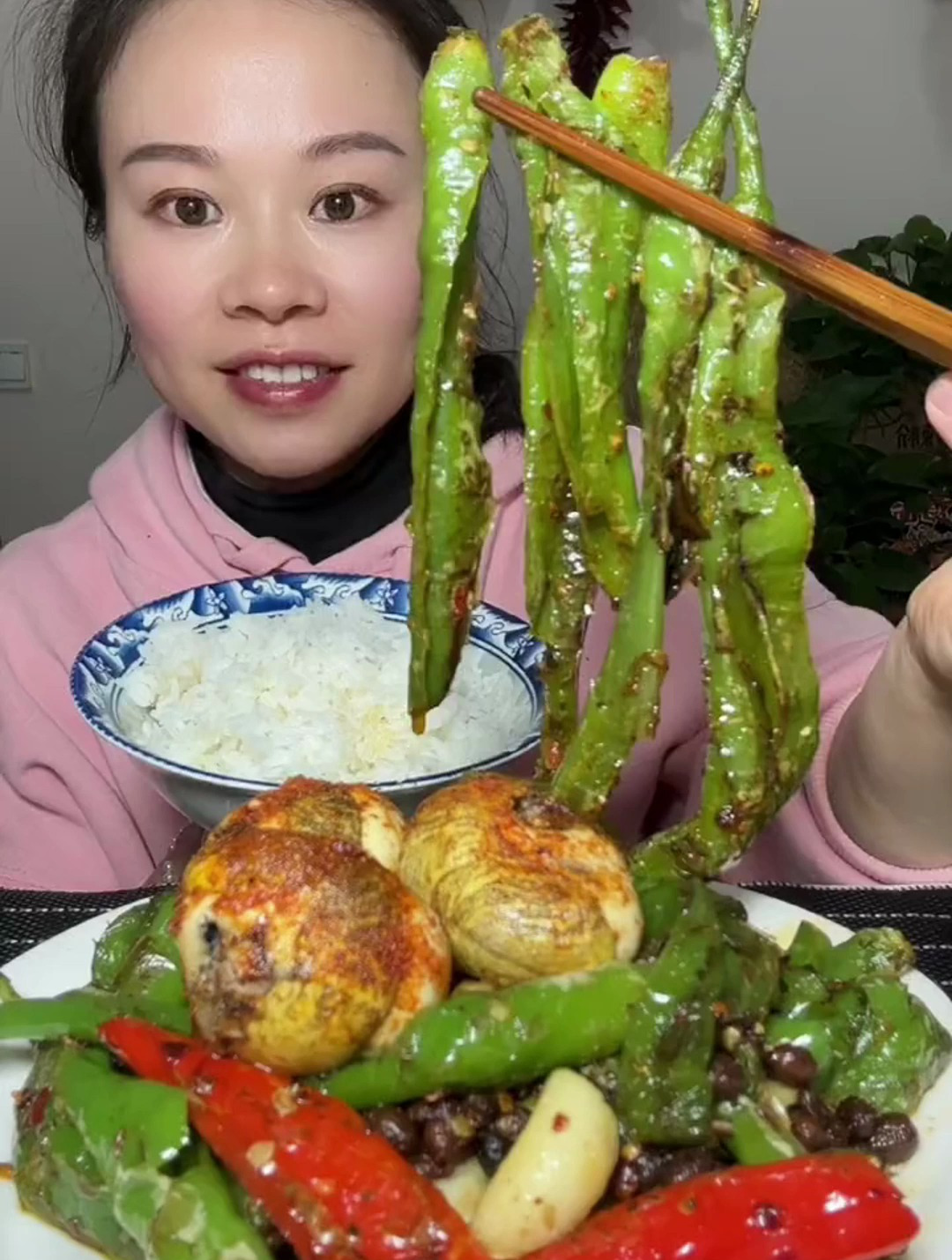 农家风味豆豉,两个口味,一坛一斤,可直接拌米饭,下粥,面条