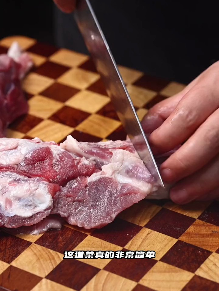 听上去复杂的红酒炖牛肉其实很简单跟着学做菜红酒炖牛肉天儿