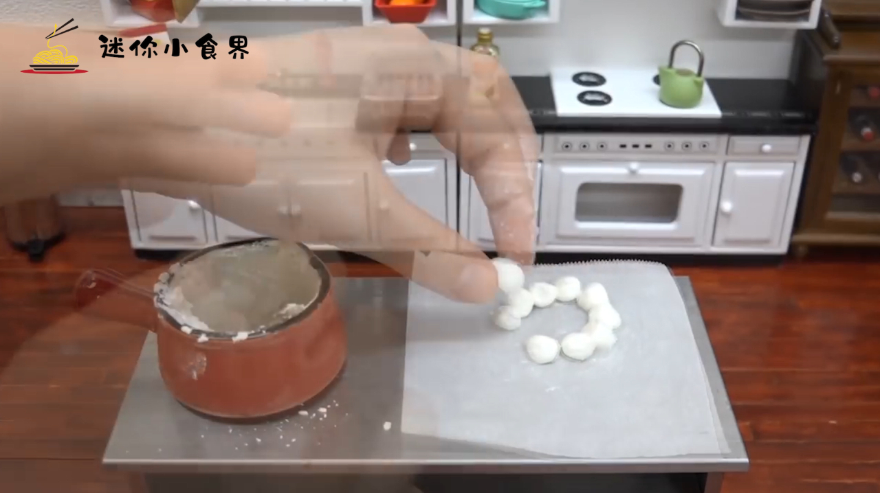 迷你小食界:油炸面包圈,做美食真的会上瘾~