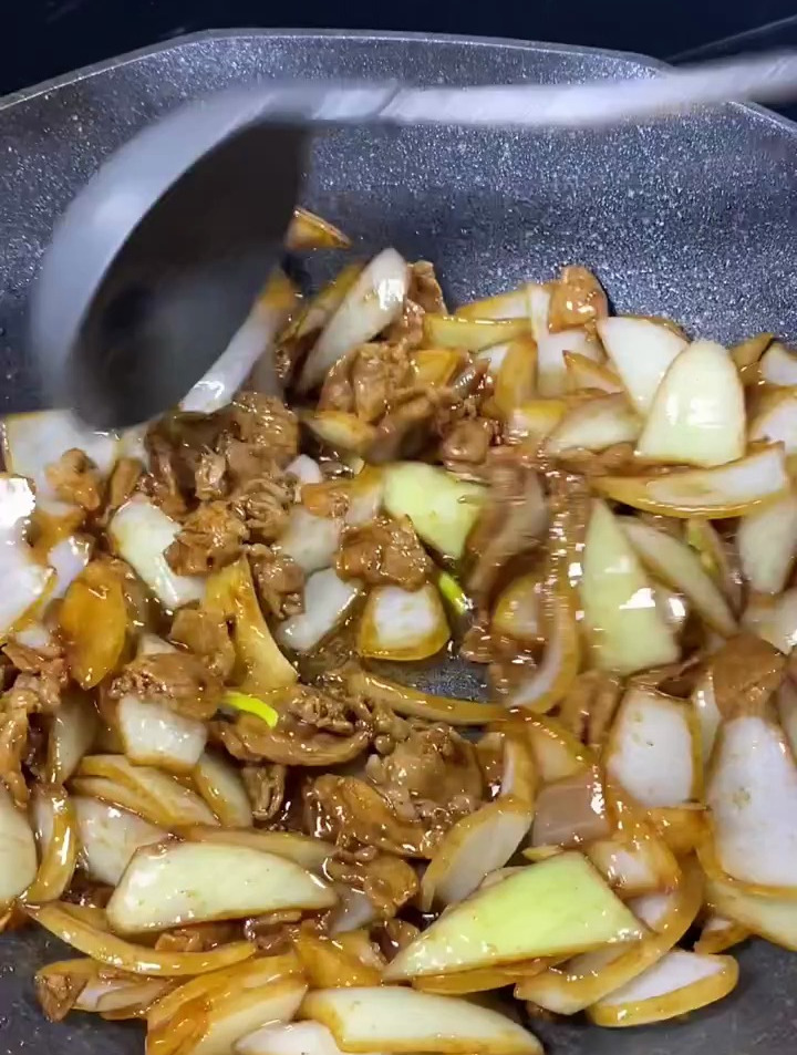 洋葱炒肉,好吃做法!