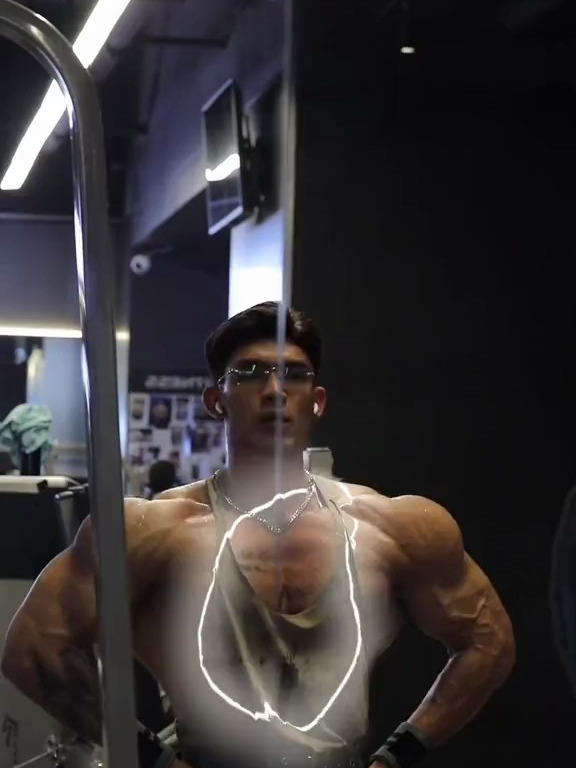 国产肌肉男一样很帅 肌肉男