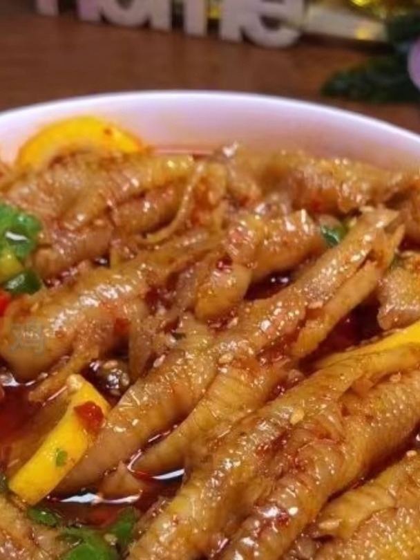 鸡爪最好吃的几种做法,软烂脱骨,特别解馋