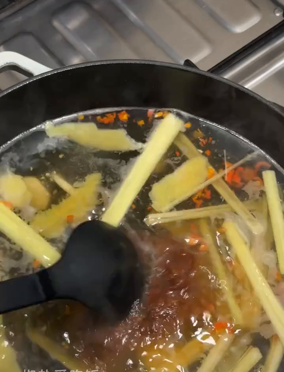 三文鱼海鲜饭和冬阴功火锅吧!