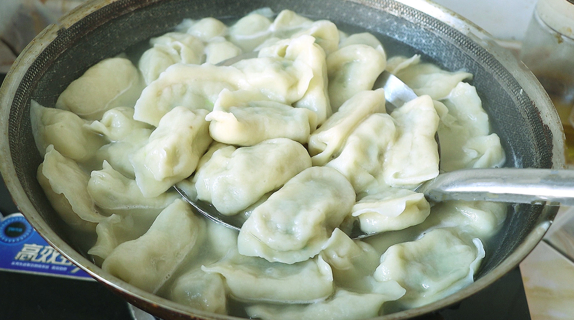 阳春三月，多吃这素馅饺子，养肝明目，清热去火，家人吃着香