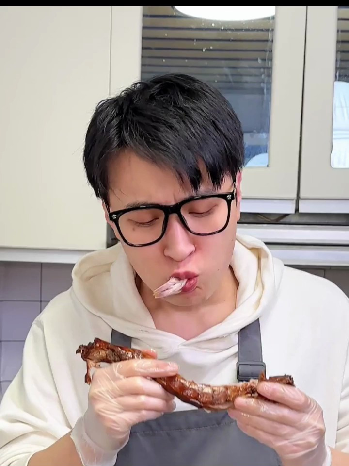 今天是卤鸭脖鸭掌鸭翅鸭头!