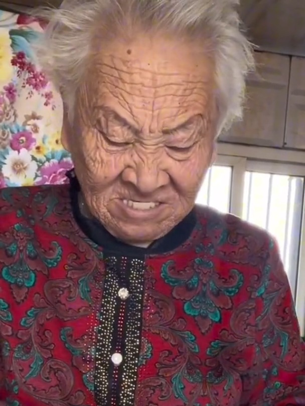 头像源于包饺子,针不戳
