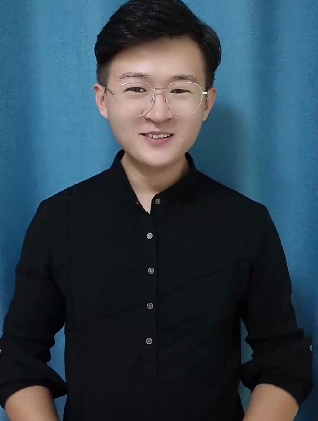把刚出生的鸭子扔水里喂鱼这养殖成本也太高了吧