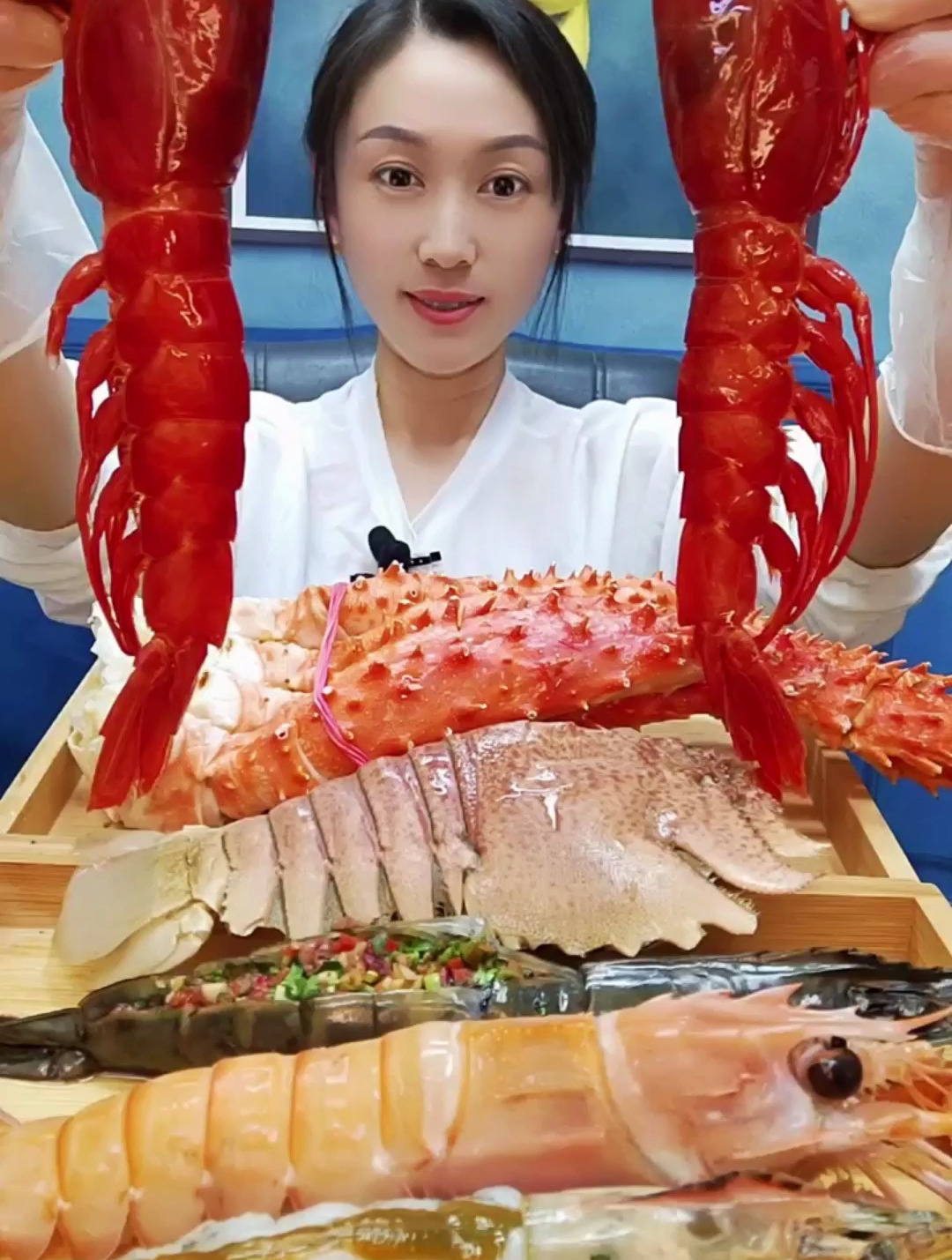 各种虾大拼盘,菊花脑的红魔虾太带劲了