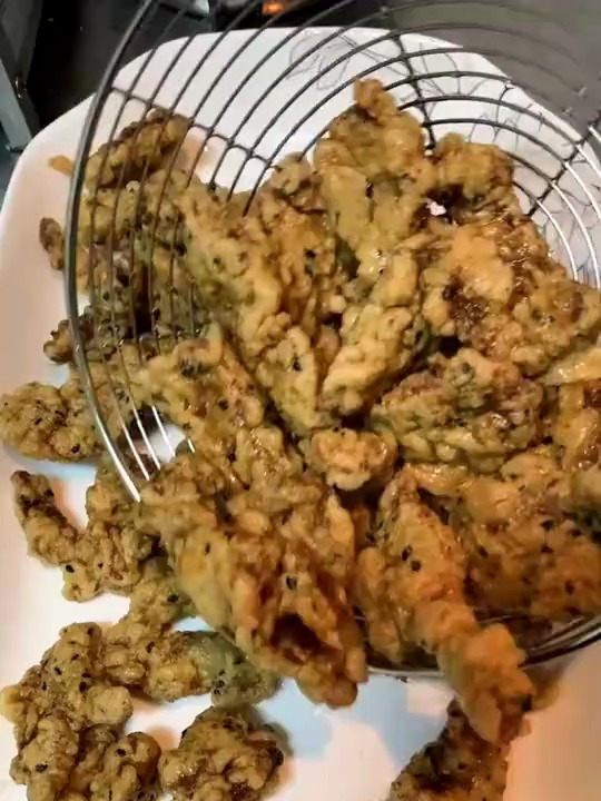 博山炸酥肉太好吃了,现在肉终于便宜啦,可以放肆的吃咧