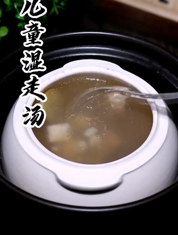 一周两次的淮山薏米排骨汤今天又安排上了,好处说不完