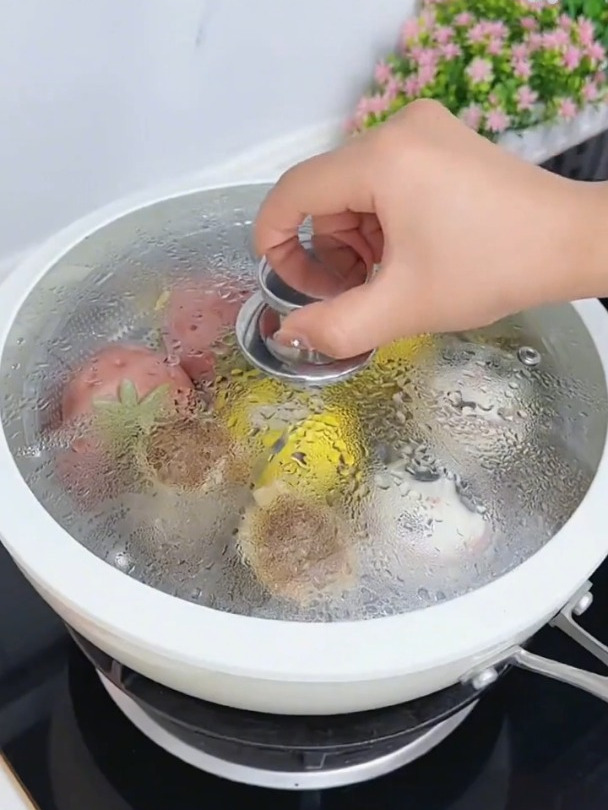 经常做饭的可以备上这个不锈钢蒸笼,自带手提防烫手,拿取也方便