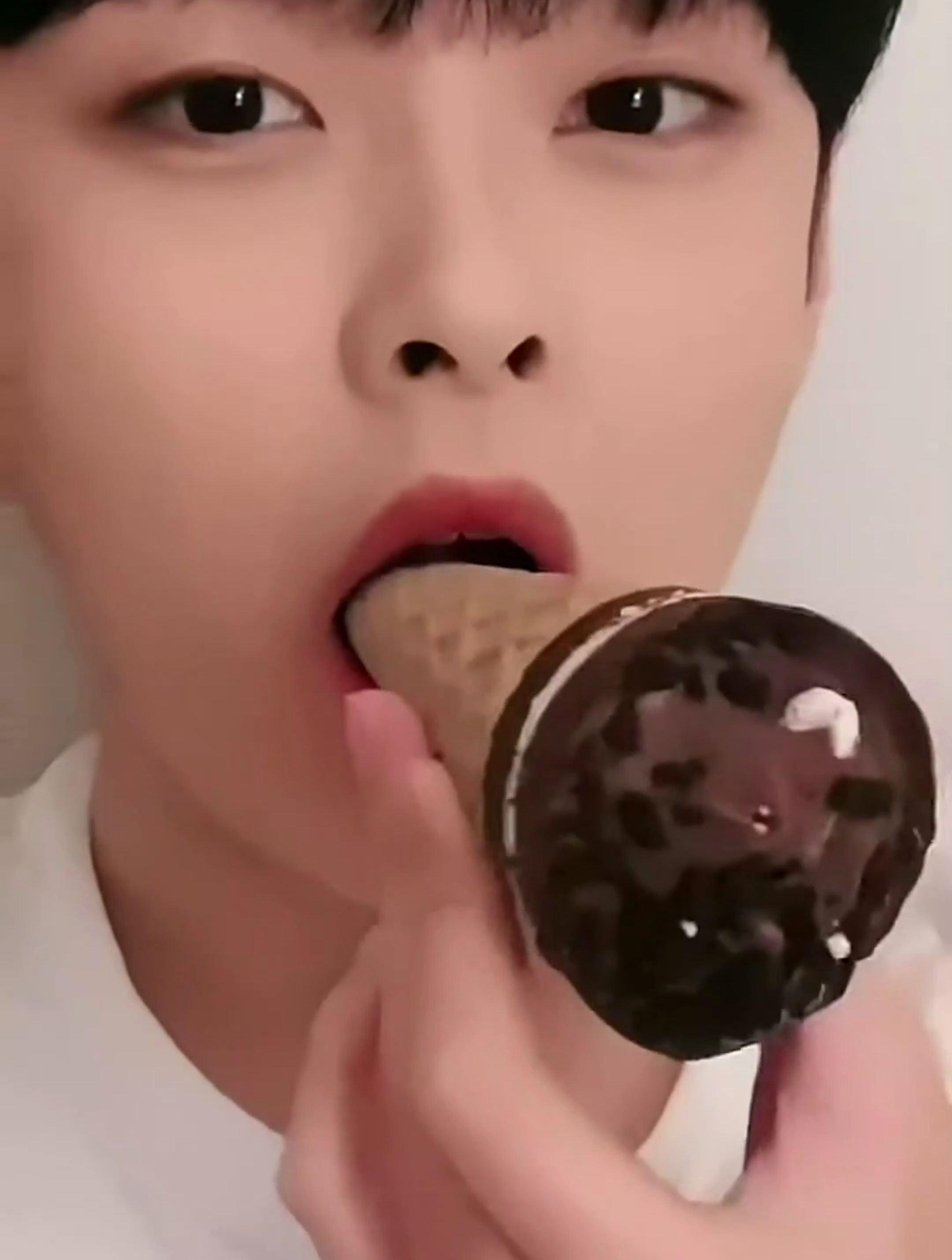 解压视频:测试倒着吃冰激凌