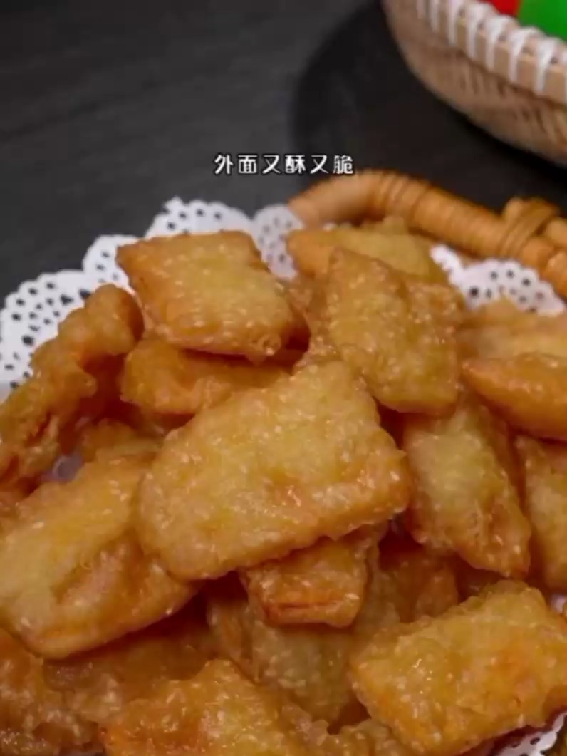 炸红薯片这样做,酥香软糯,全家老小都爱吃美食外酥里嫩好吃到停