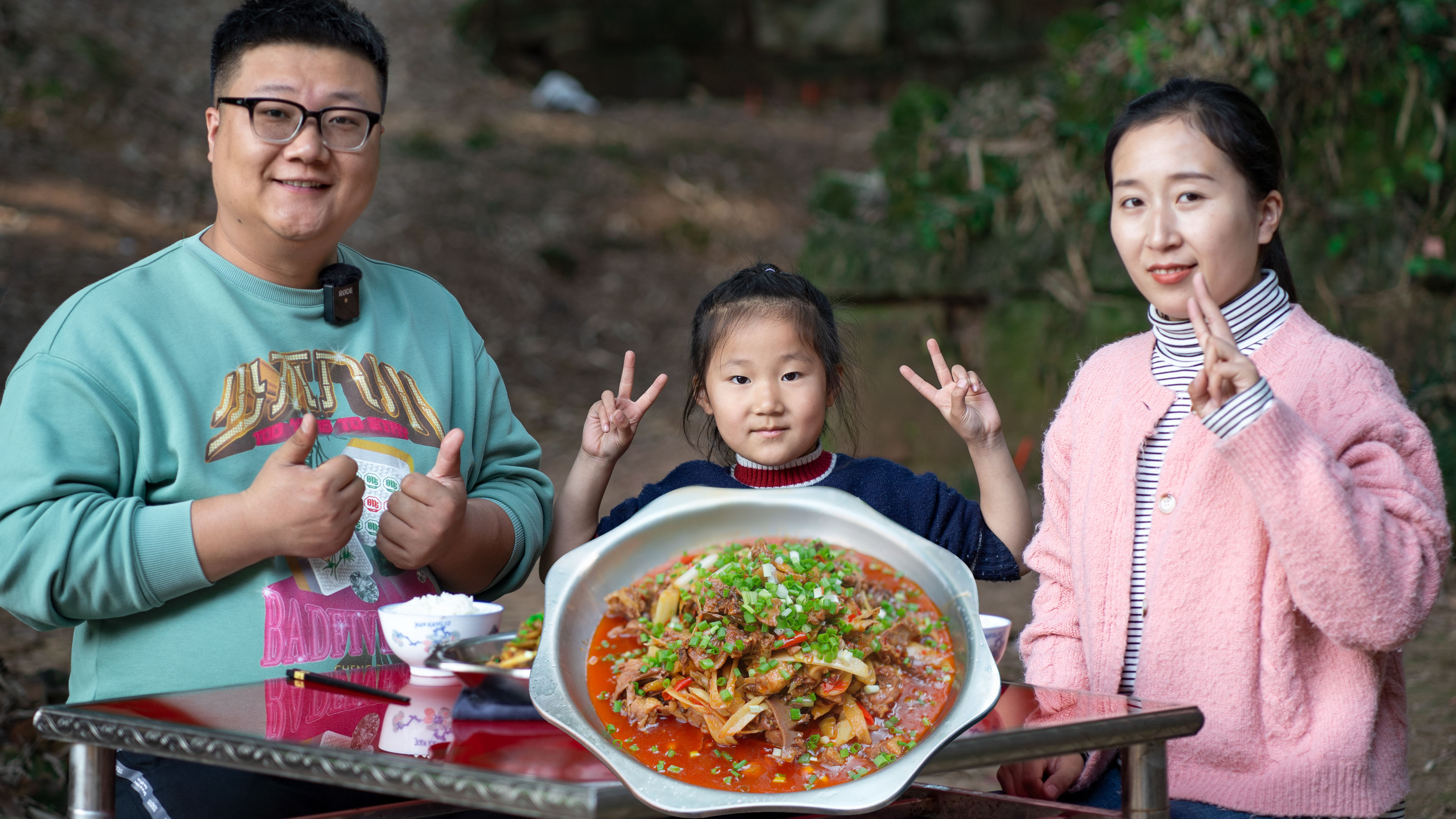 阿米买只土鸭,1斤仔姜,做一份“啤酒鸭”香辣入味,很有滋味