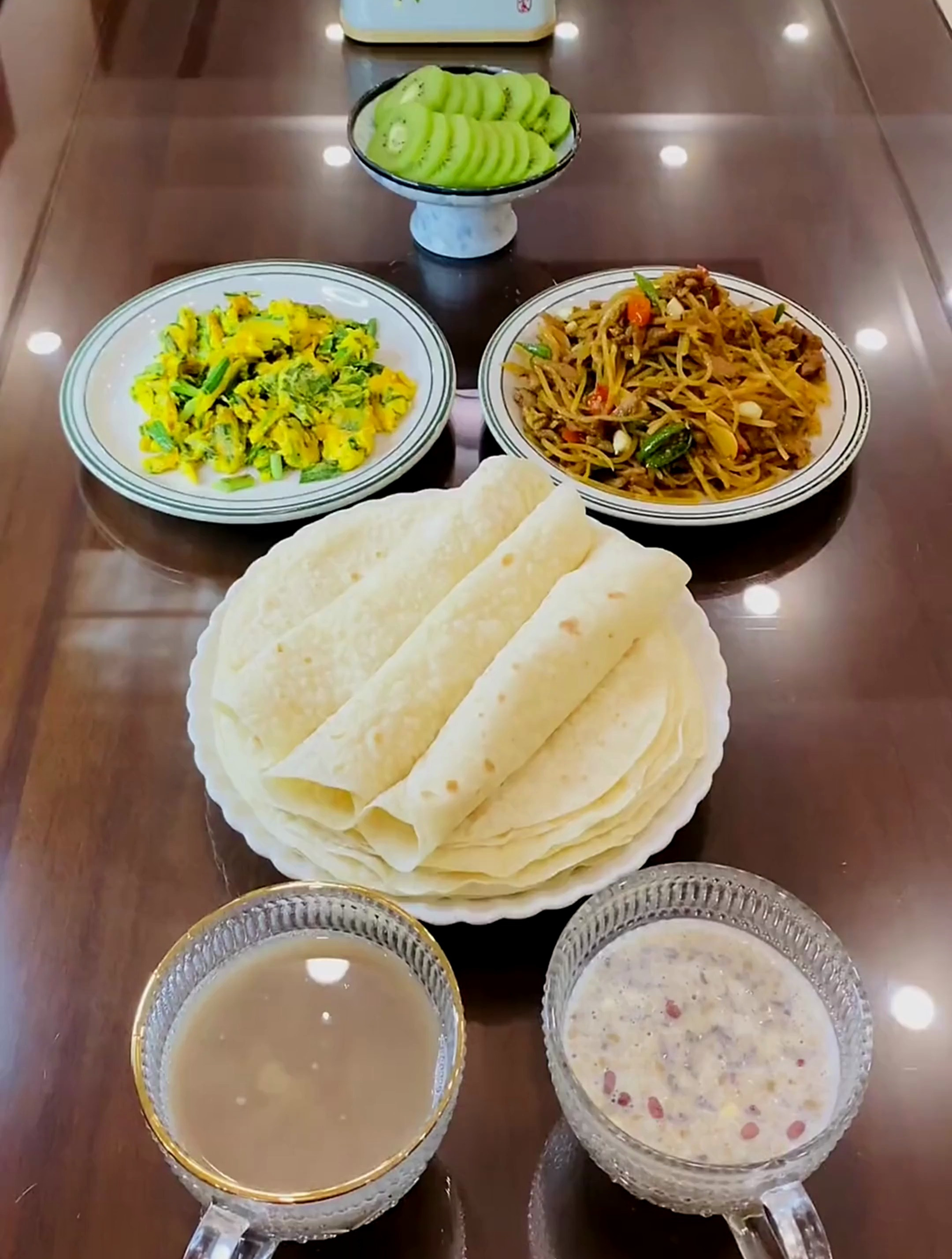 这样做的烙馍、柔软又筋道、卷菜卷肉都好吃,喜欢面食的试试吧