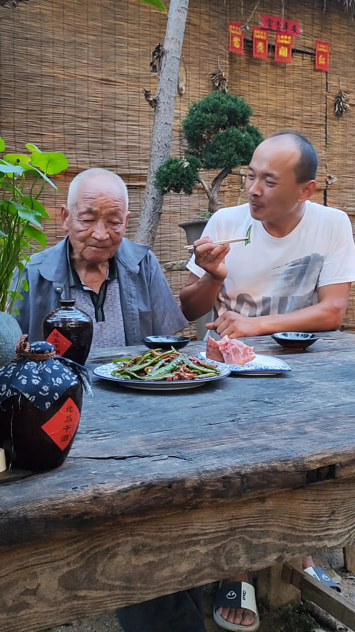 这才是正宗的山东下酒菜,出锅的这幕,不多喝两杯可惜了!