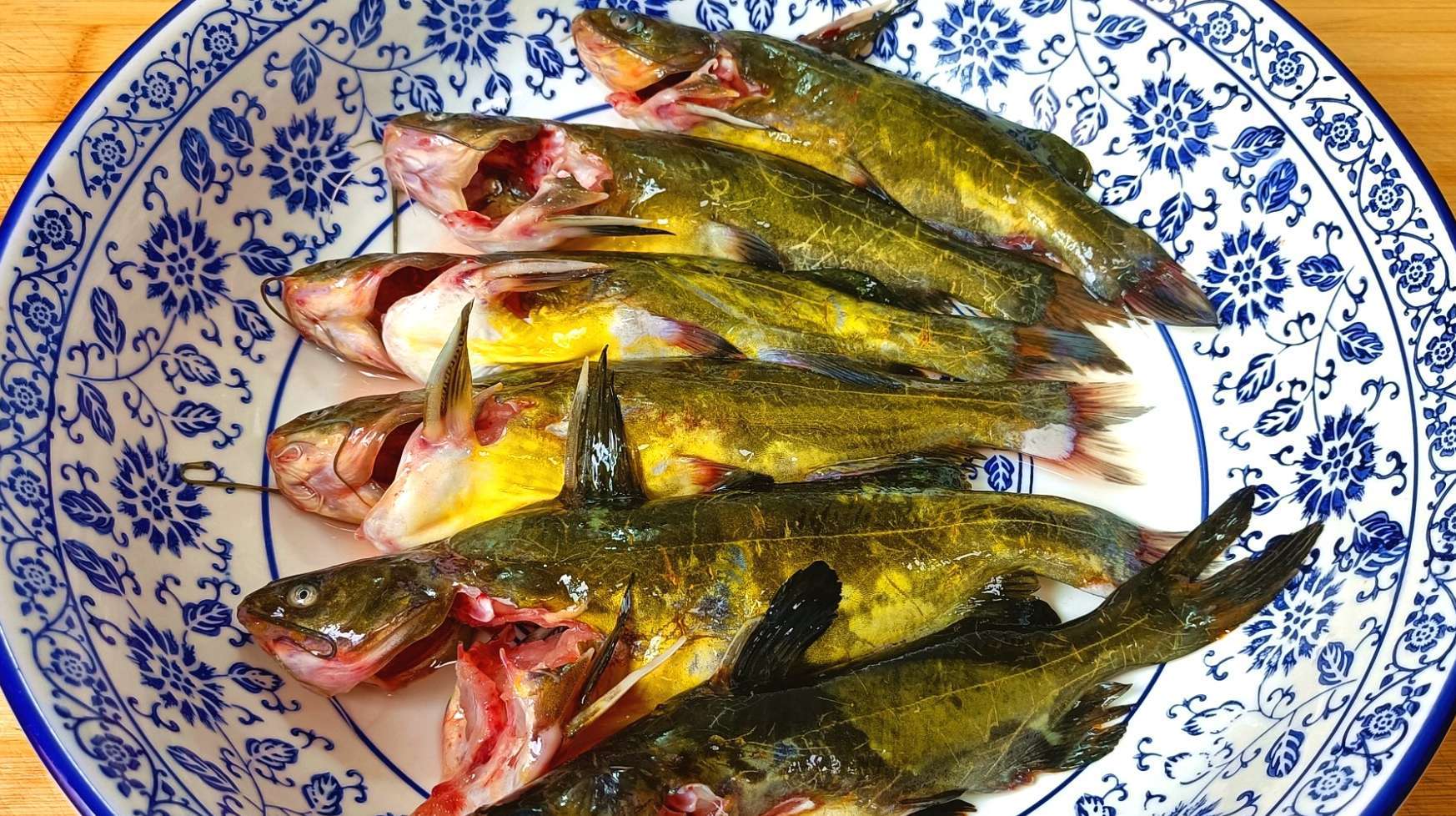 爱吃黄骨鱼的一定要收藏,大厨教您独特做法,鱼肉鲜嫩入味又不腥