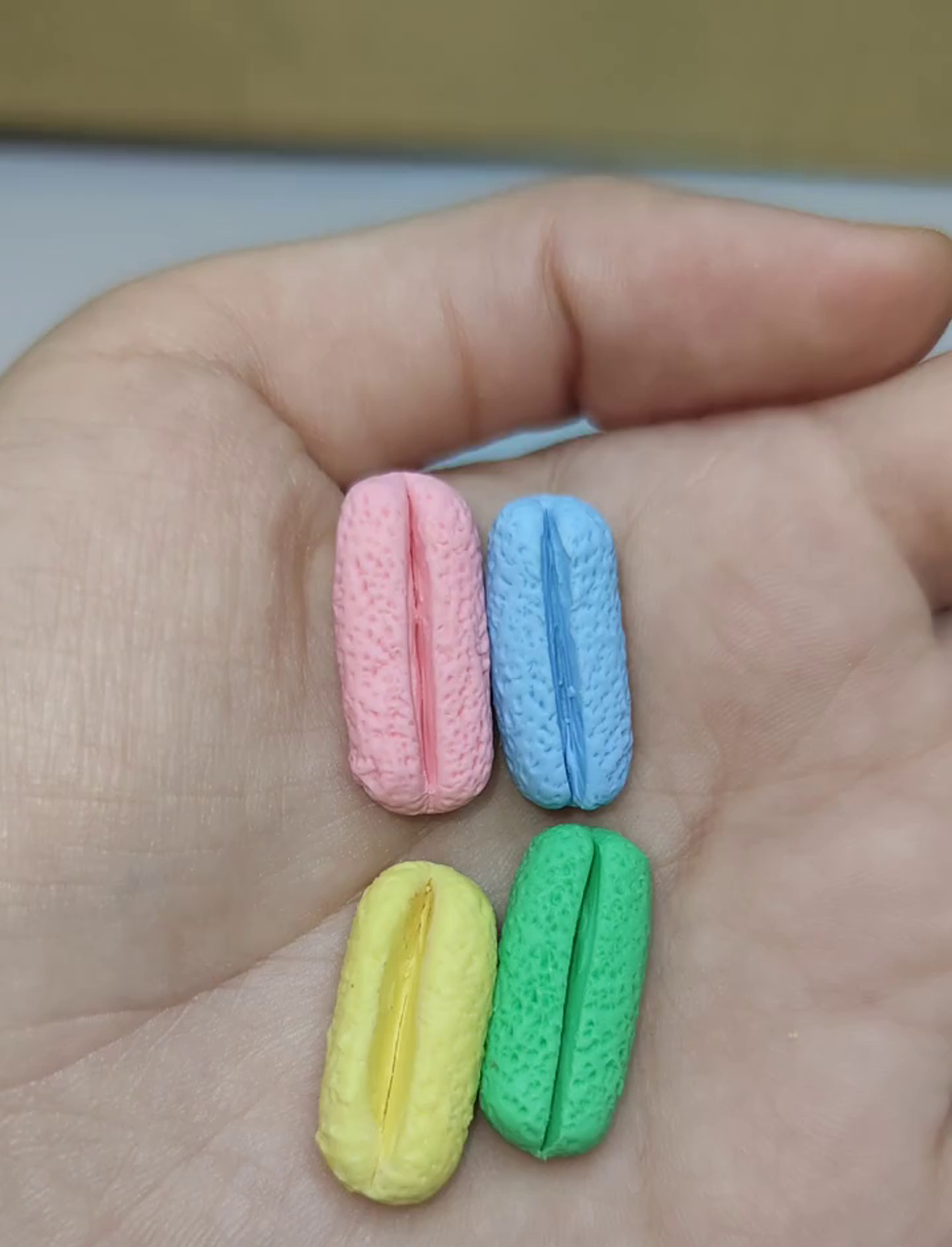 超萌迷你魔法棒面包,手把手教你做粘土美食小玩具