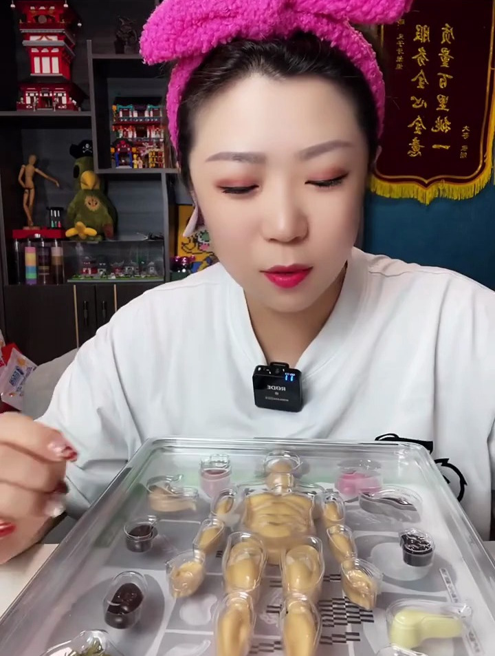 人形的巧克力 究竟要怎么吃呀?