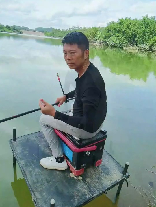 野钓清远北江鲢鳙,草鱼,鲤鱼连竿