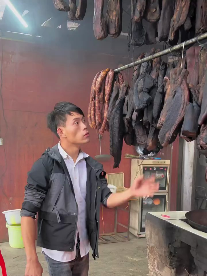 天冷啦……就做腊肉小白菜火锅吃