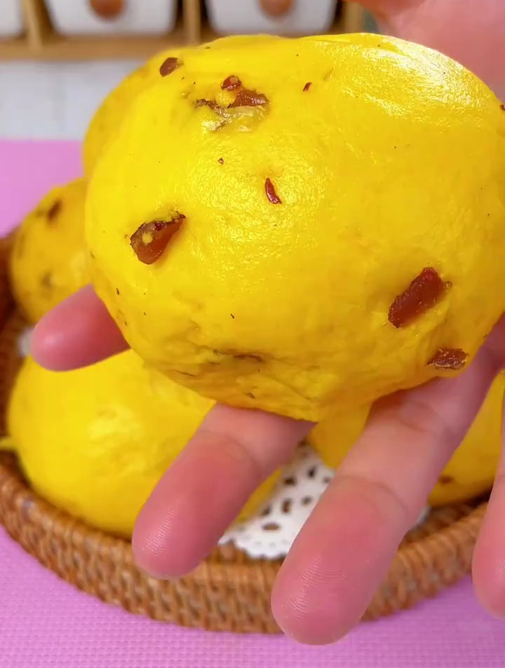 一滴水不加的南瓜大枣馒头,松软香甜,比面包都要好吃