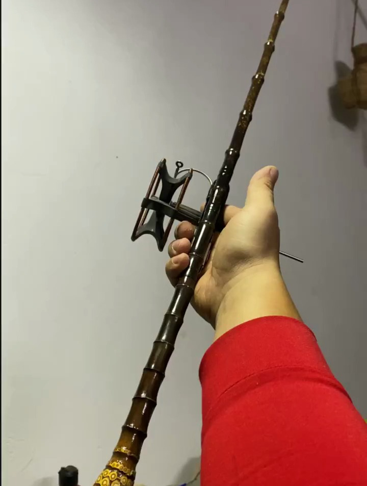 纯竹子做的鱼竿哦