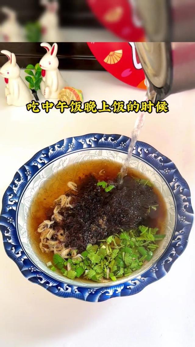 于谦大爷教你做紫菜虾皮汤,简单好做鲜味十足!