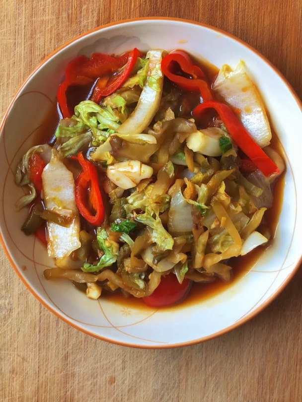 白菜怎么炒最好吃,分享一道白菜炒榨菜丝