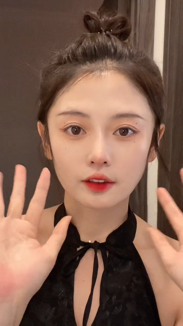 参加同学聚会妆容