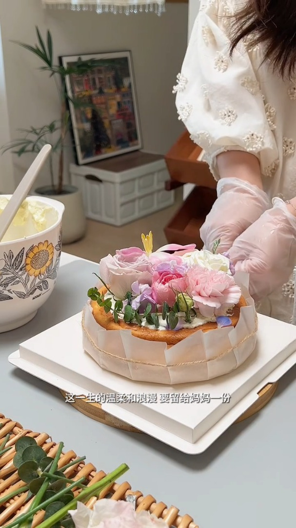 vlog|自制鲜花蛋糕 母亲节在家亲手给妈妈做小蛋糕
