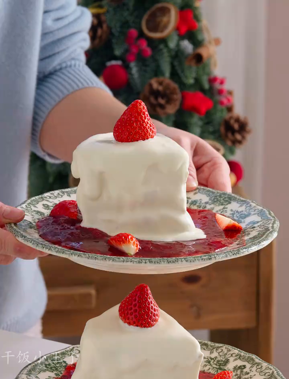 这草莓蛋糕太像动漫里的梦幻蛋糕了!